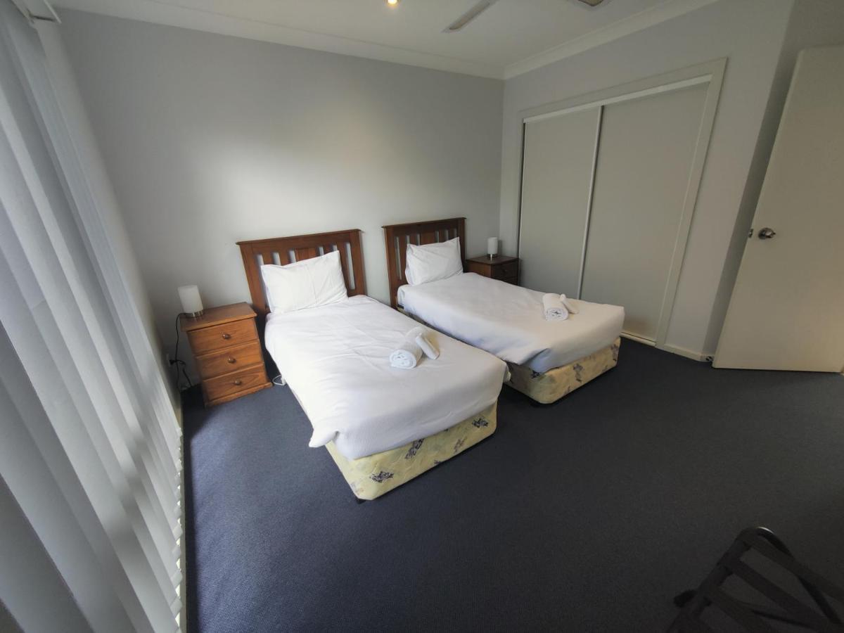 Belvoir Village Motel & Apartments ウォドンガ エクステリア 写真